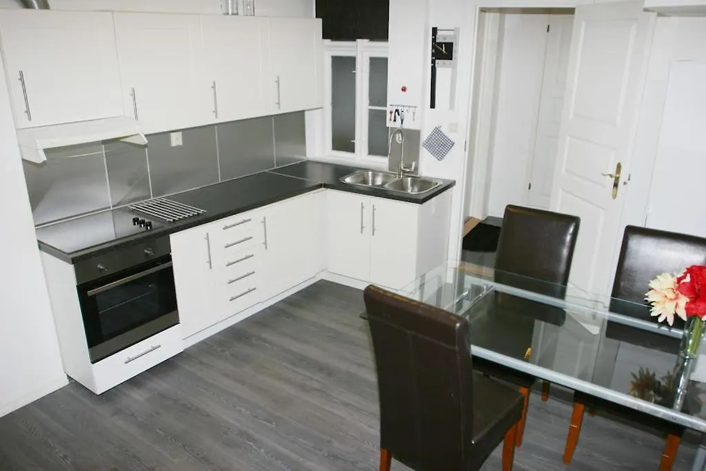 3 Bedroom Apartment - Perfect Location - Harbour-Train-Bus-Citycenter Bergen Norvegia